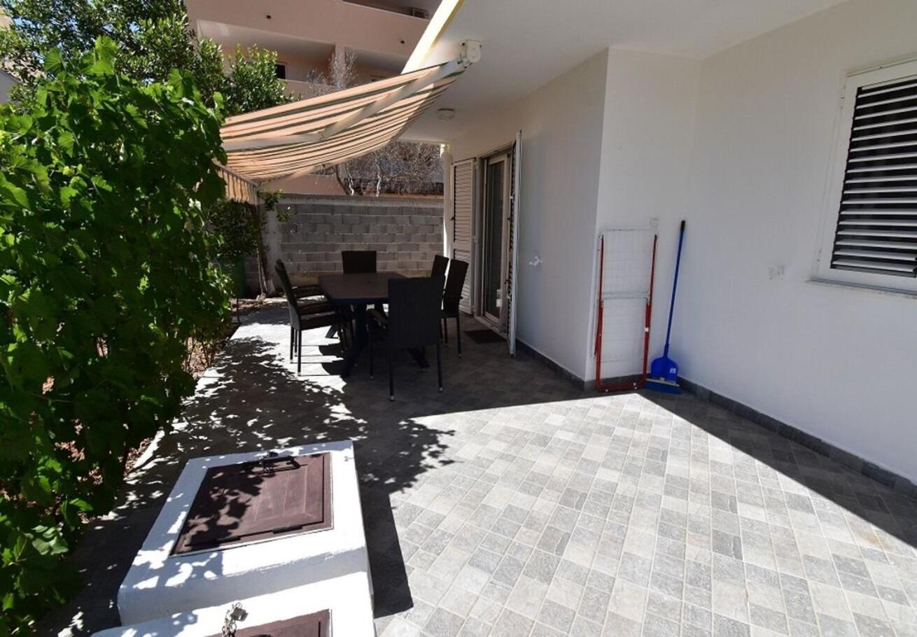Holiday Home Branka - 80 M From Beach Vir Eksteriør bilde