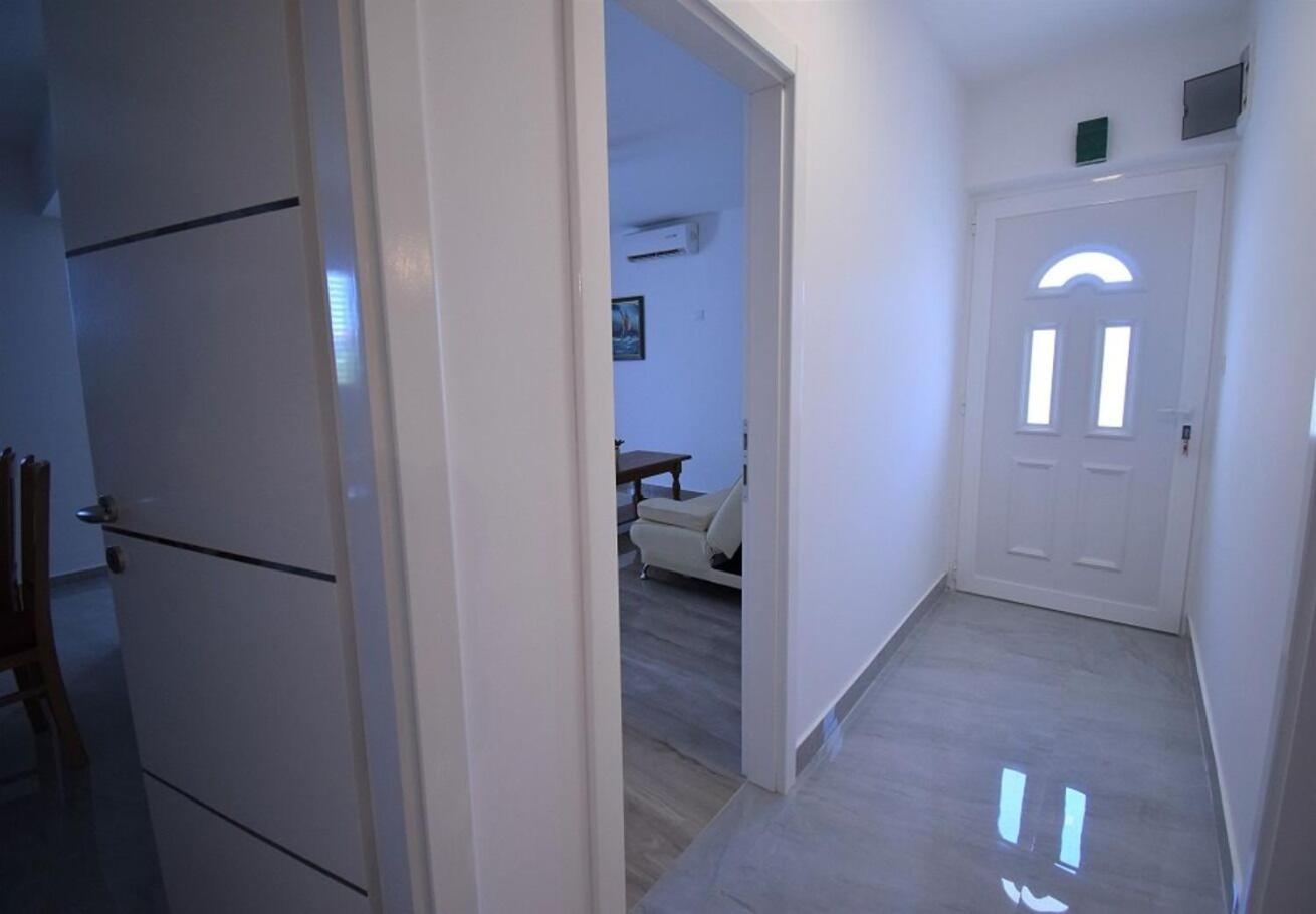 Holiday Home Branka - 80 M From Beach Vir Eksteriør bilde